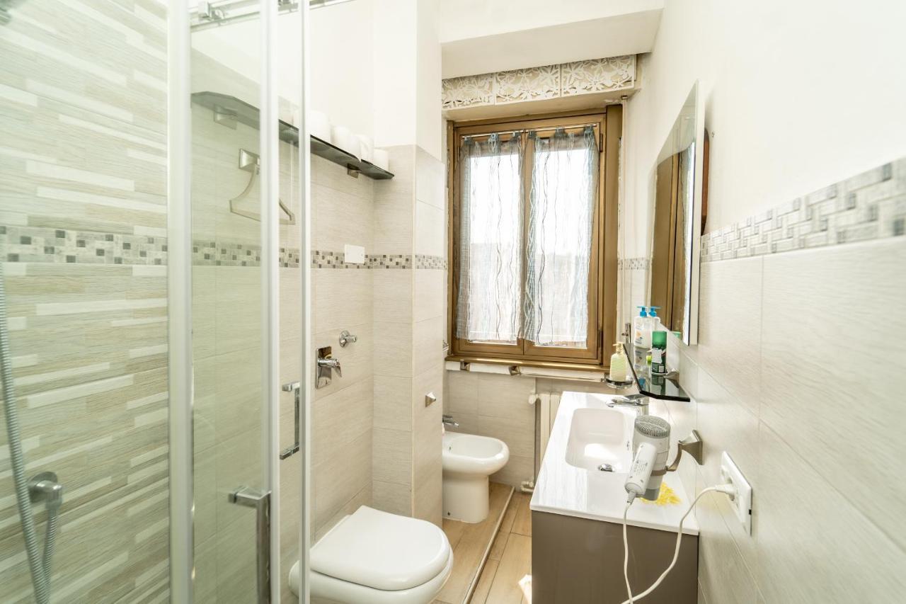 Central Apartment Milano Bagian luar foto