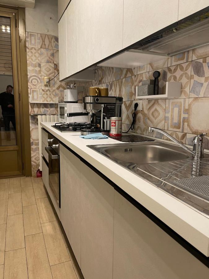 Central Apartment Milano Bagian luar foto